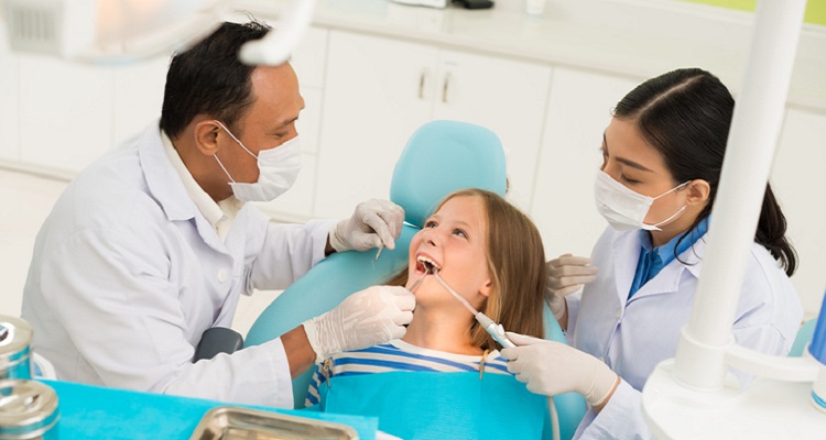 دو موقعیت شغلی در دندانپزشکی آراد